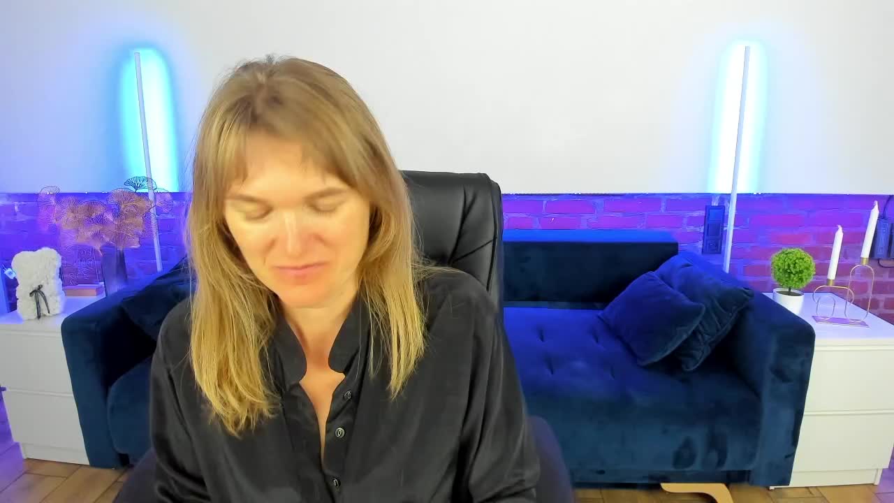 Annabel-xxx Adult Chat August 22, 2025