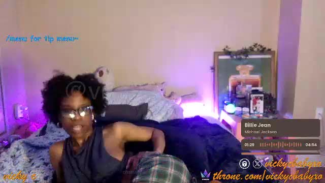 viiickyyy Adult Chat August 22, 2025