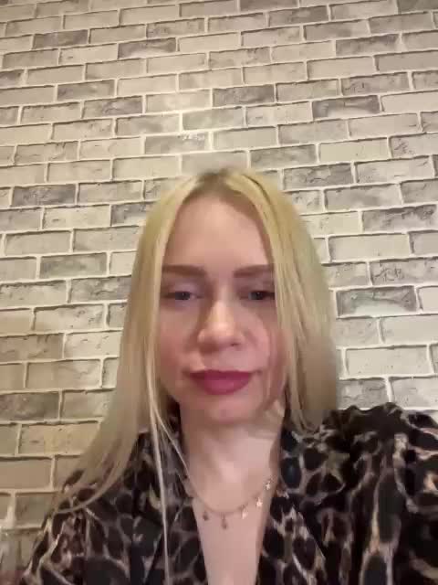 MirandaNow Adult Chat August 22, 2025