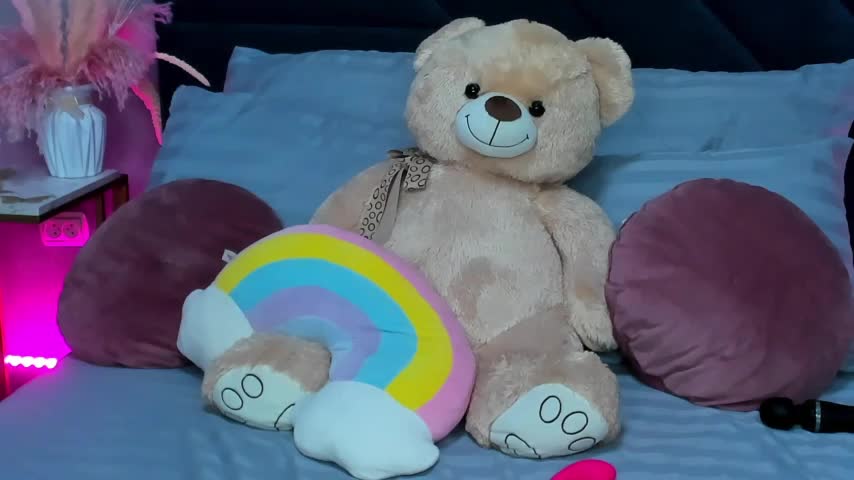 Curvy_Dynamite_ Adult Chat August 22, 2025