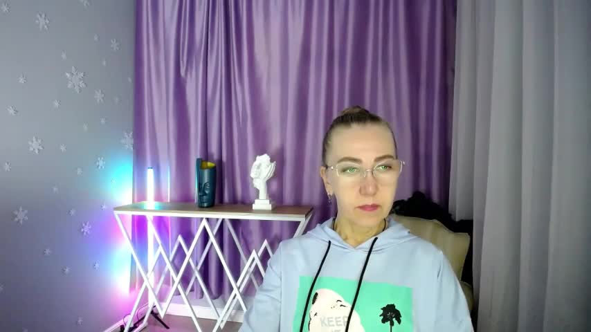 queen_a_n_i Adult Chat August 22, 2025