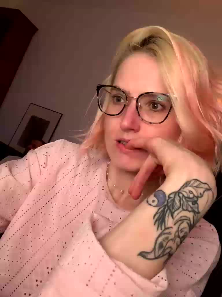 Sexy-Sweets Adult Chat August 22, 2025