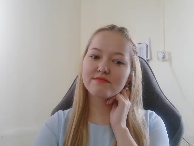 -Sweet-smile- Adult Chat August 22, 2025