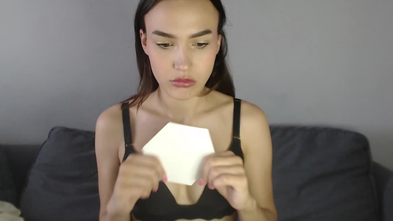 Iloniyaa Adult Chat August 22, 2025