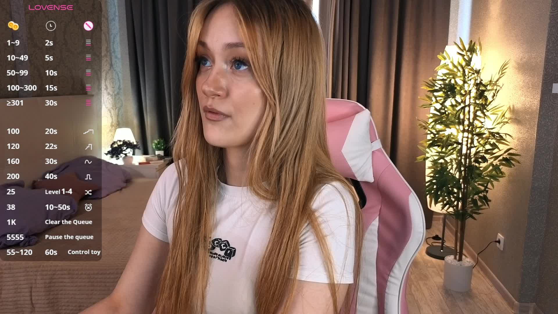 hey-monkey Adult Chat August 22, 2025