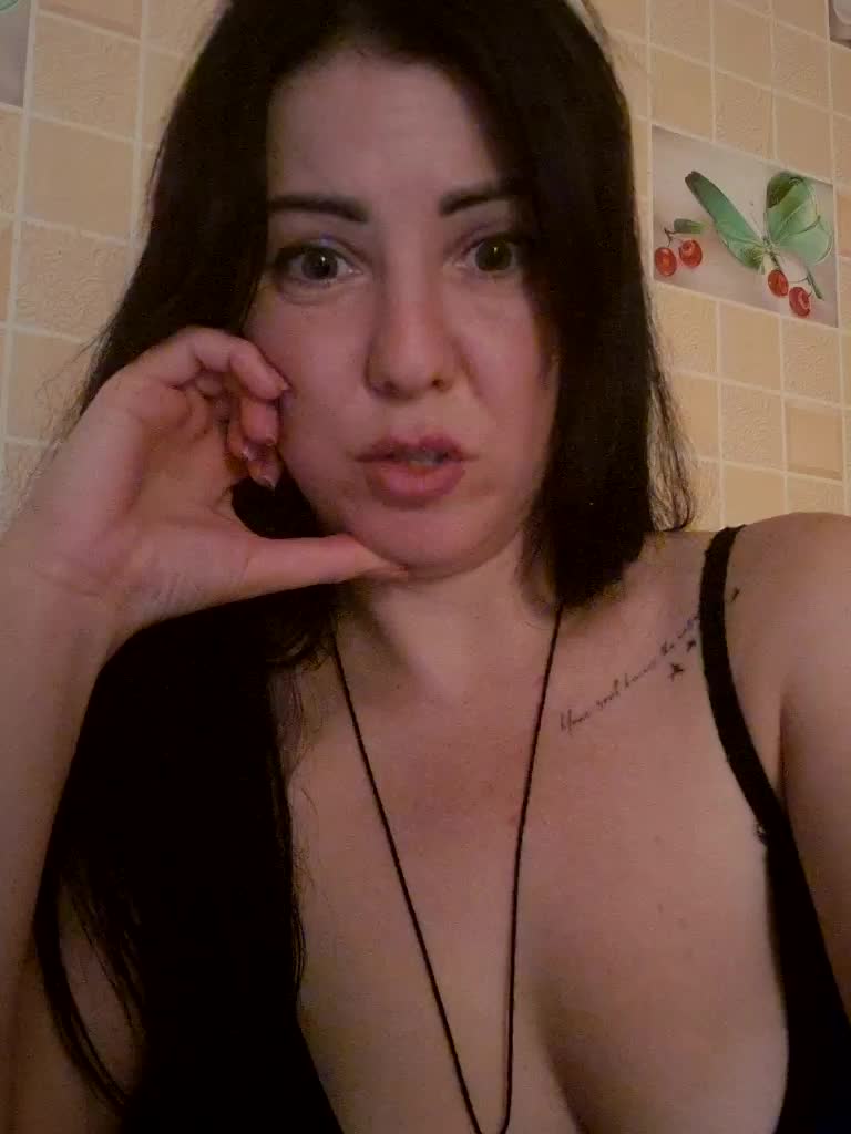 Yanina2 Adult Chat August 23, 2025