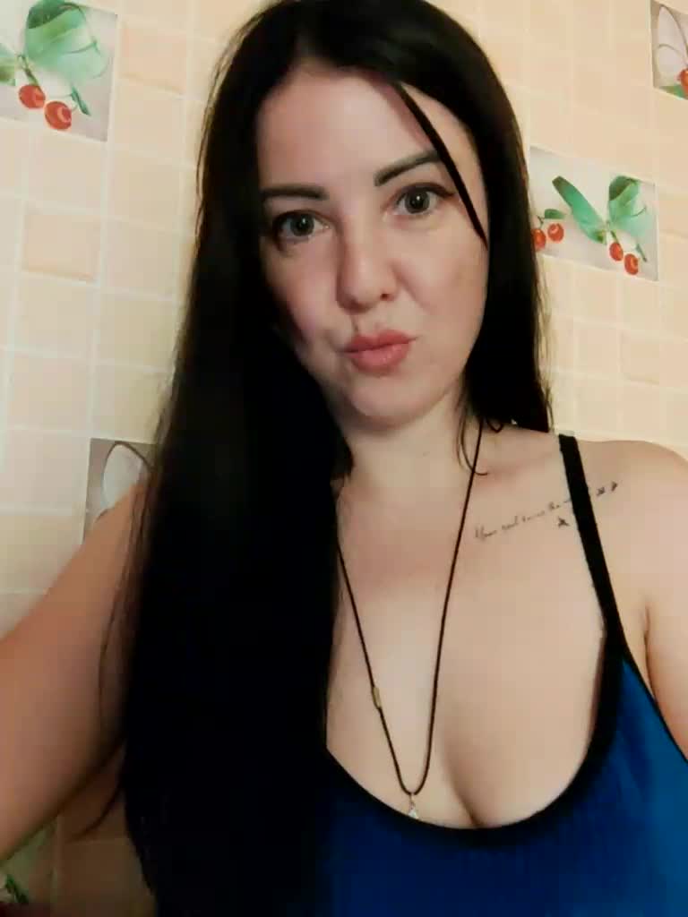 Yanina2 Adult Chat August 23, 2025