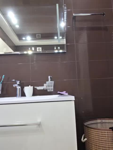 FLUFFY_BEAUTY Adult Chat August 23, 2025