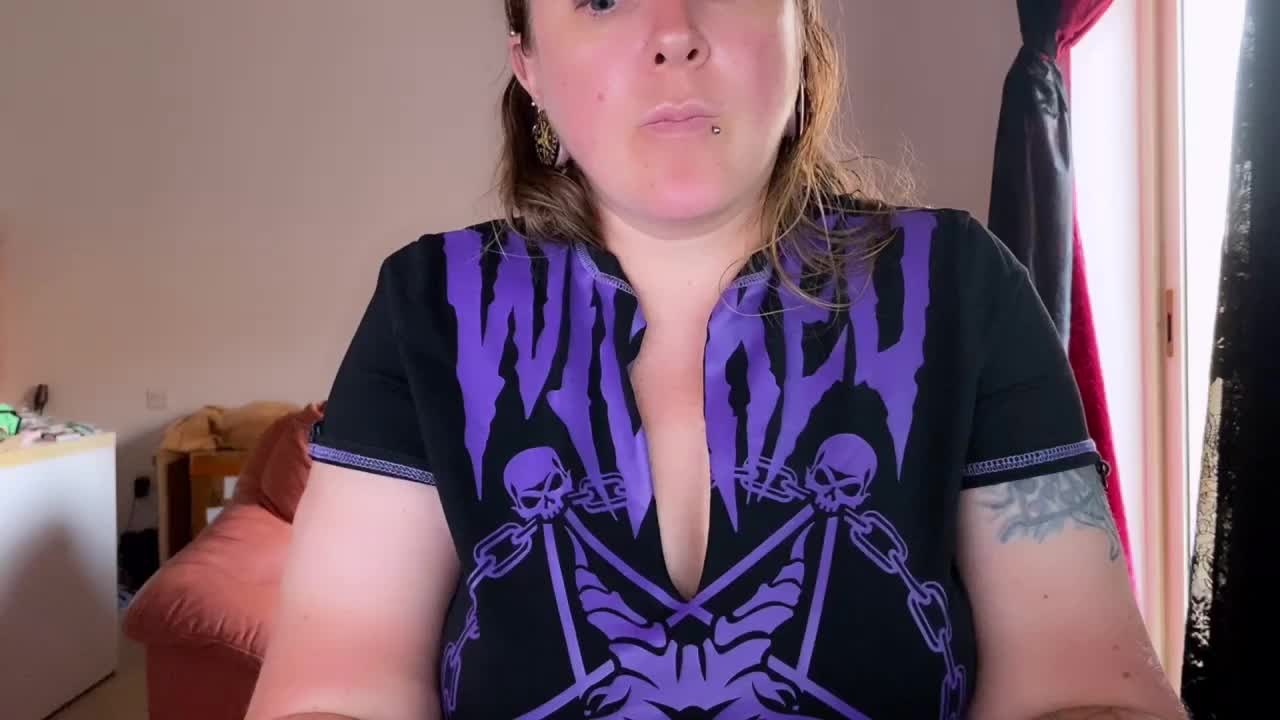 NylonQueen Adult Chat August 23, 2025