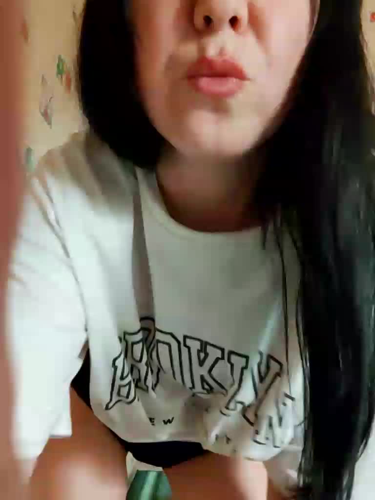 Yanina2 Adult Chat August 23, 2025