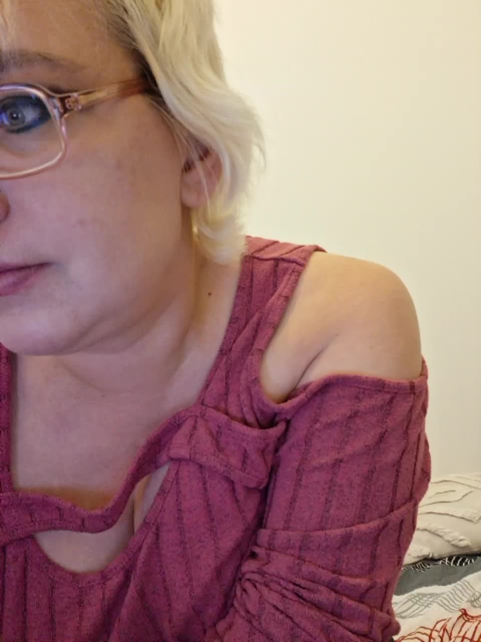 Vika211 Adult Chat August 23, 2025