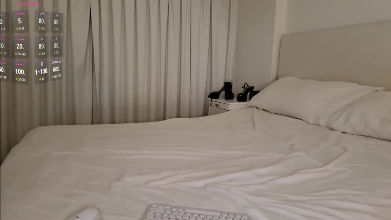 Bella_Byers Adult Chat August 23, 2025