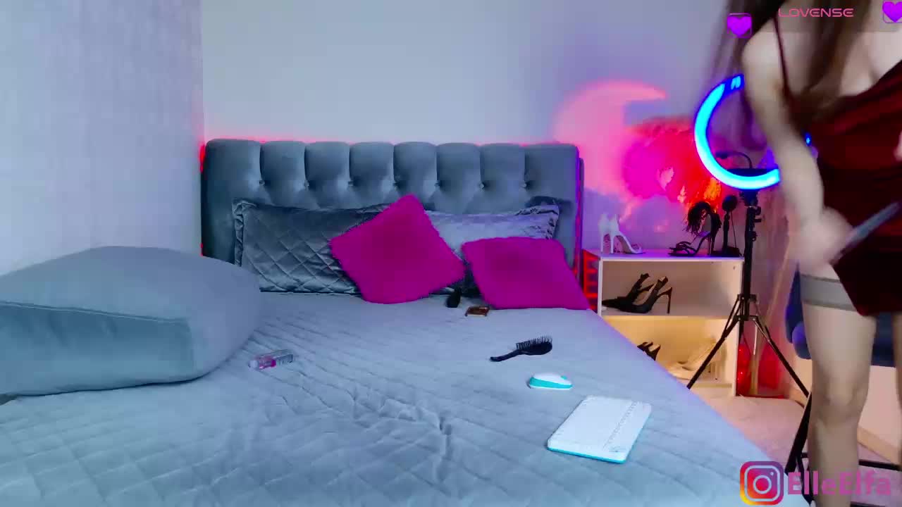 ElfaElle Adult Chat August 23, 2025