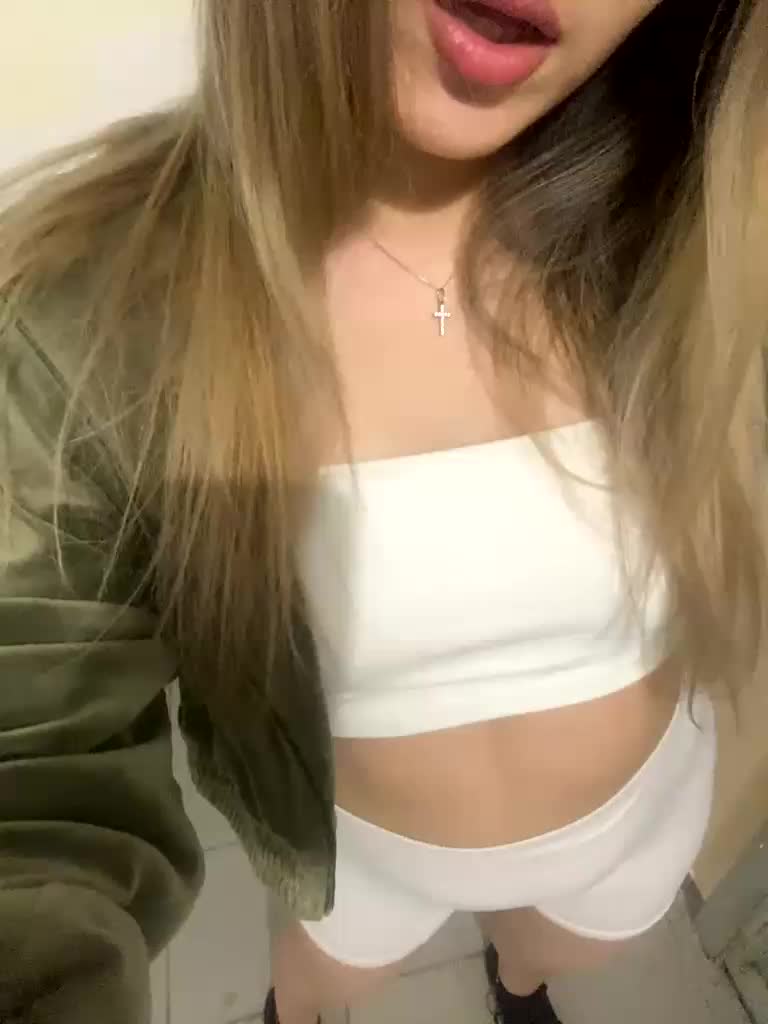 JULIE21 Adult Chat August 23, 2025