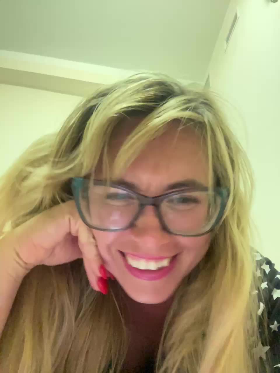 Elegant00Girl Adult Chat August 23, 2025