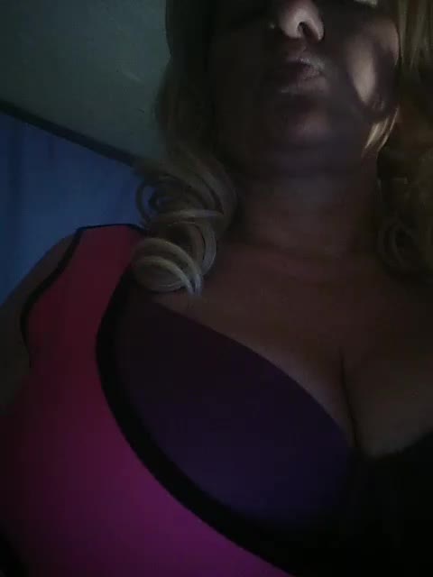 FameLara Adult Chat August 23, 2025