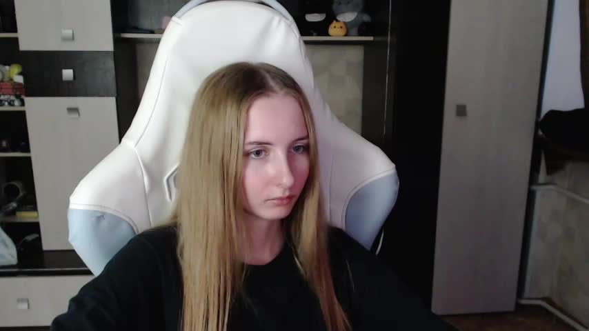 Cutti_Crystal Adult Chat August 23, 2025