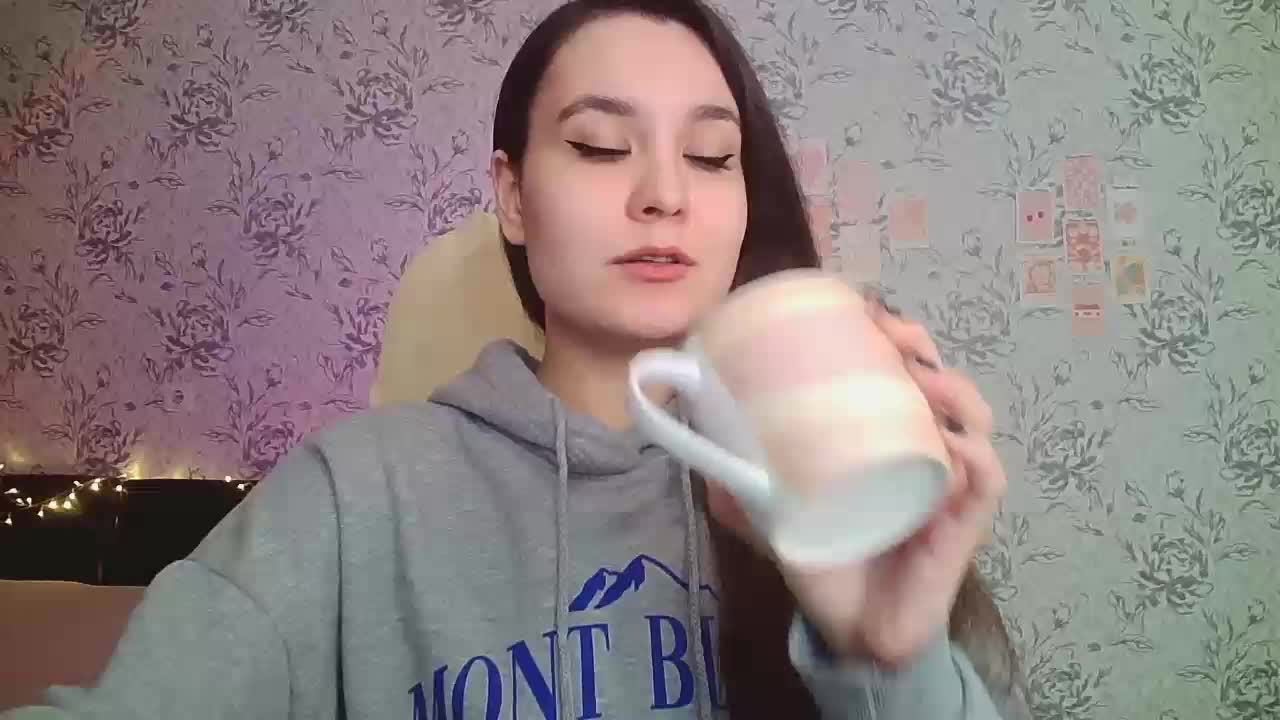 annie-fleur Adult Chat August 23, 2025