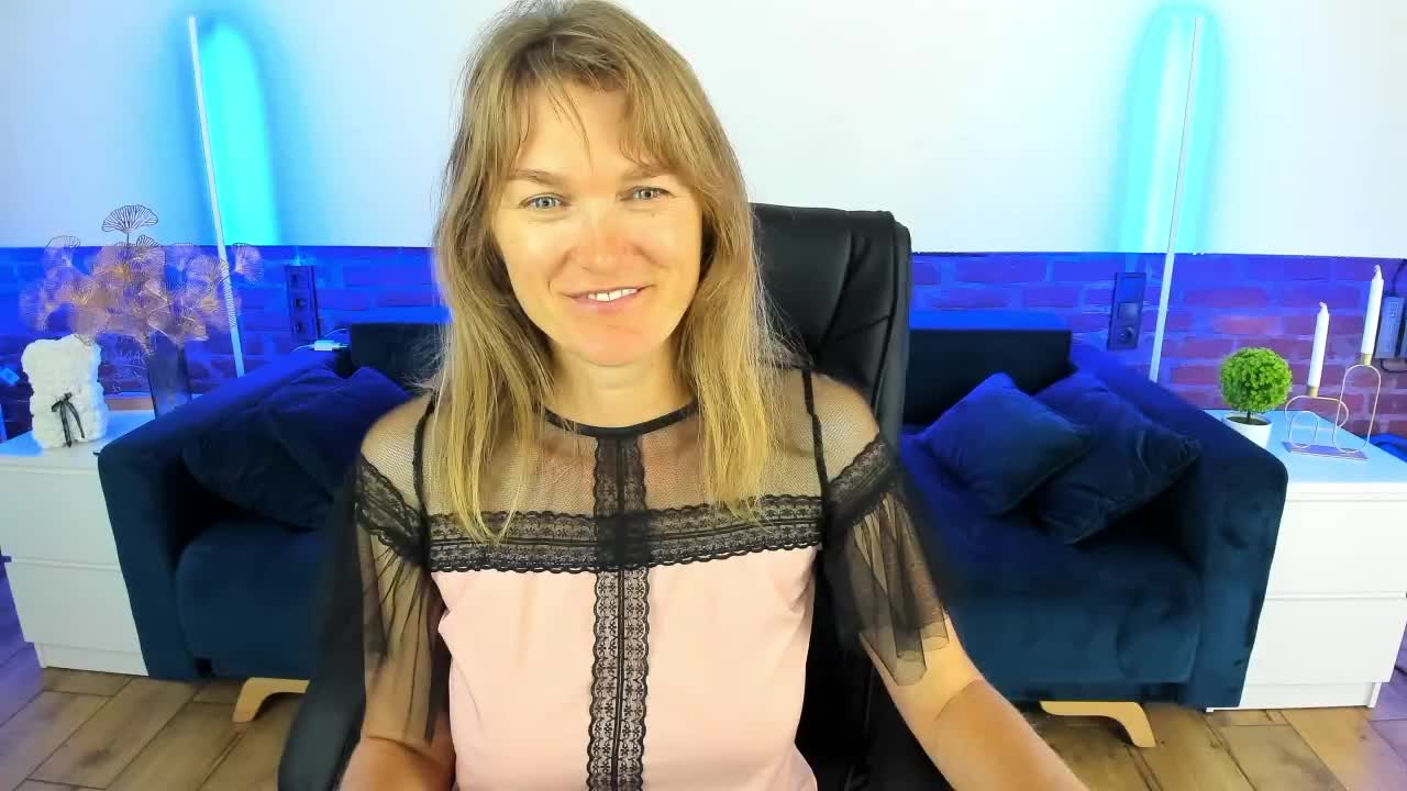 Annabel-xxx Adult Chat August 23, 2025