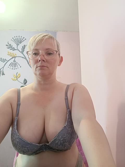 Sweetie454 Adult Chat August 23, 2025