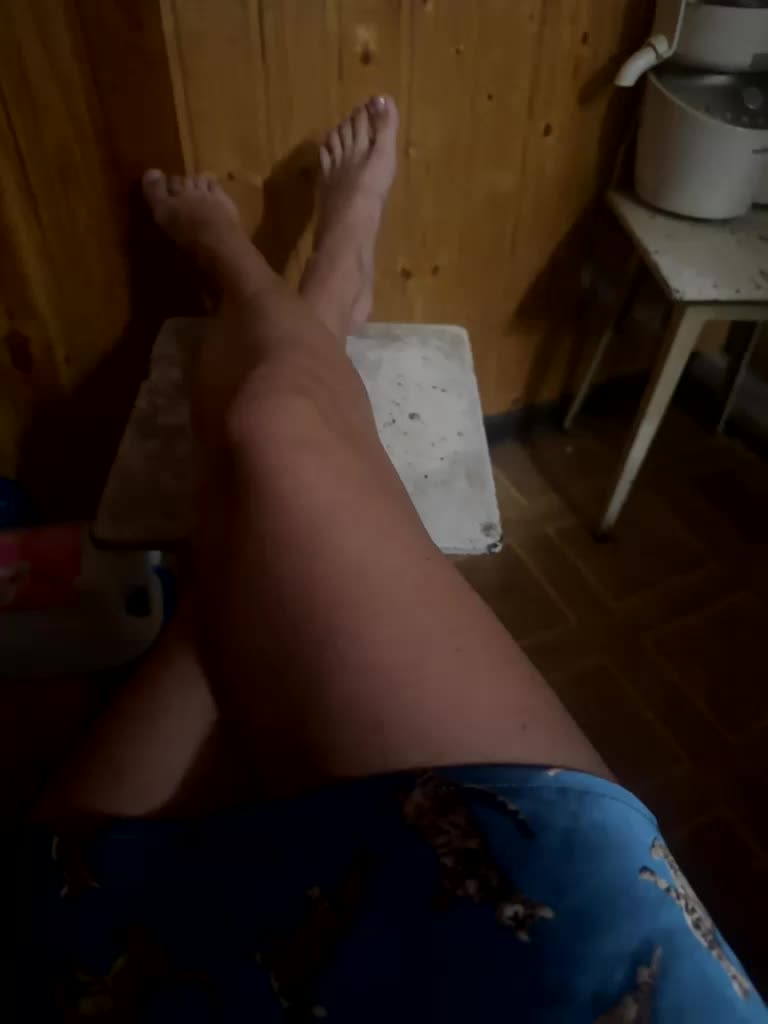 EsCe13_2025-08-23_17-45-57_719 Adult Chat August 23, 2025