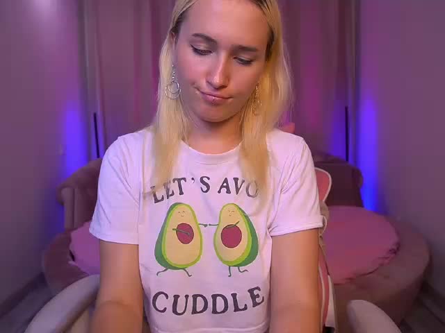 LilElfie Adult Chat August 24, 2025