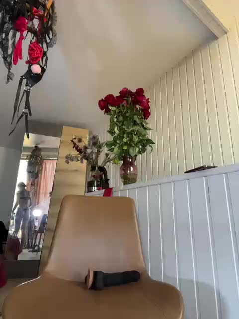 Lina69Femdom Adult Chat August 24, 2025