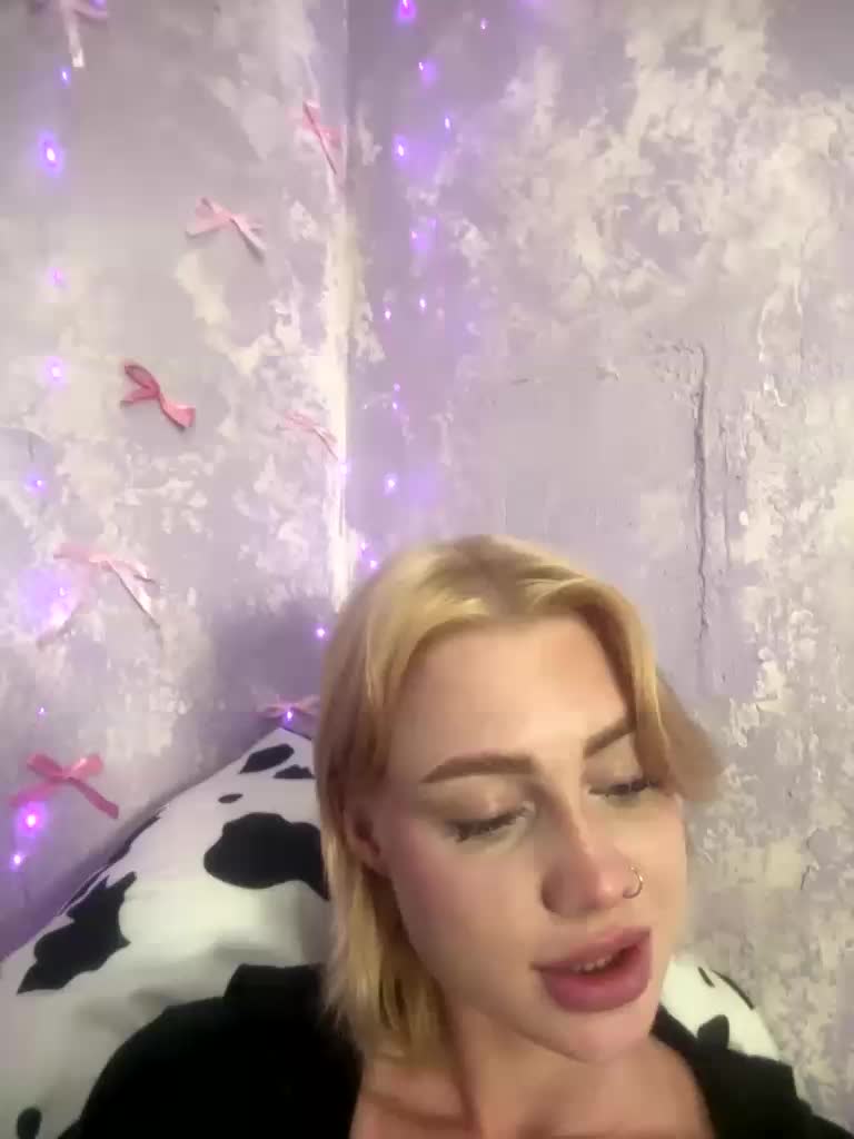 ice-hot Adult Chat August 24, 2025