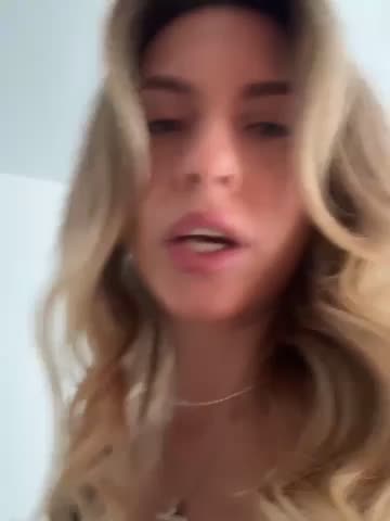 VelvetVabe Adult Chat August 23, 2025