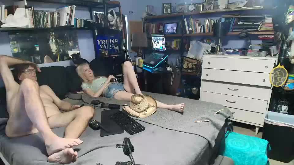 pink_black Adult Chat August 24, 2025