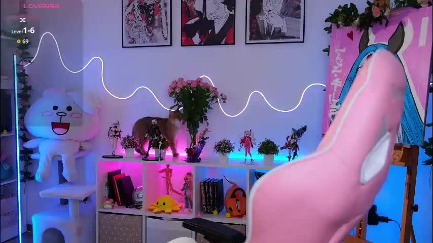 holliwould_ Adult Chat August 24, 2025