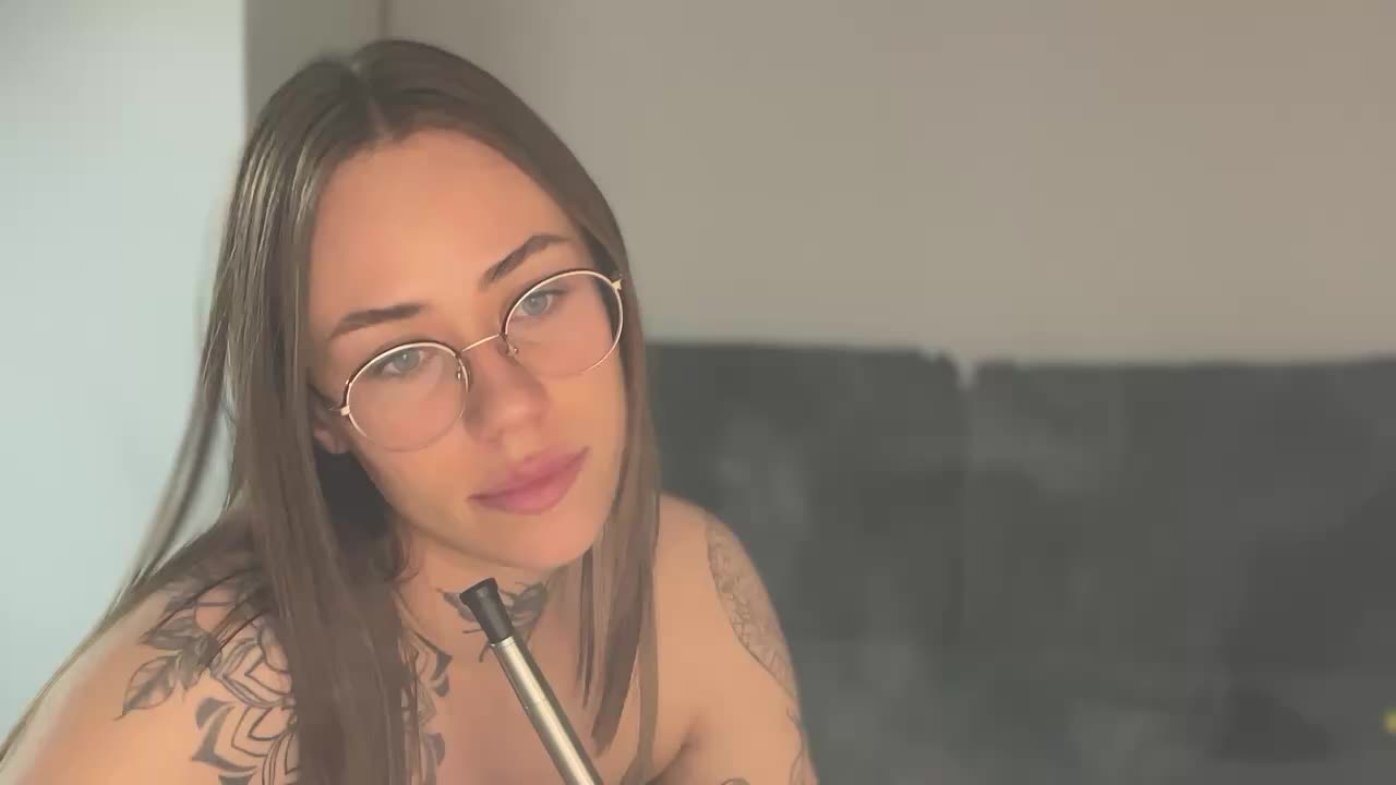 v_-_-_v Adult Chat August 24, 2025