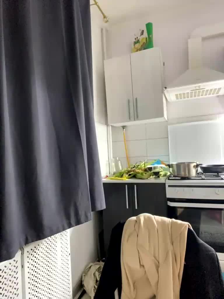 Roksi-8 Adult Chat August 24, 2025