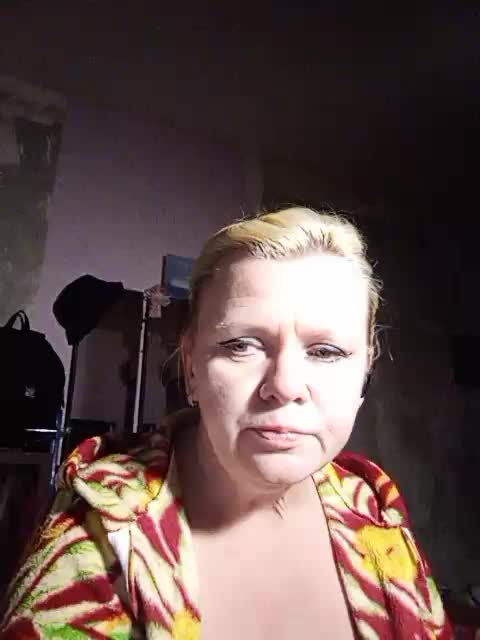 -WhiteQueen- Adult Chat August 24, 2025