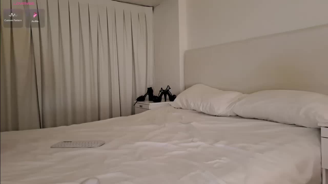 Bella_Byers Adult Chat August 24, 2025