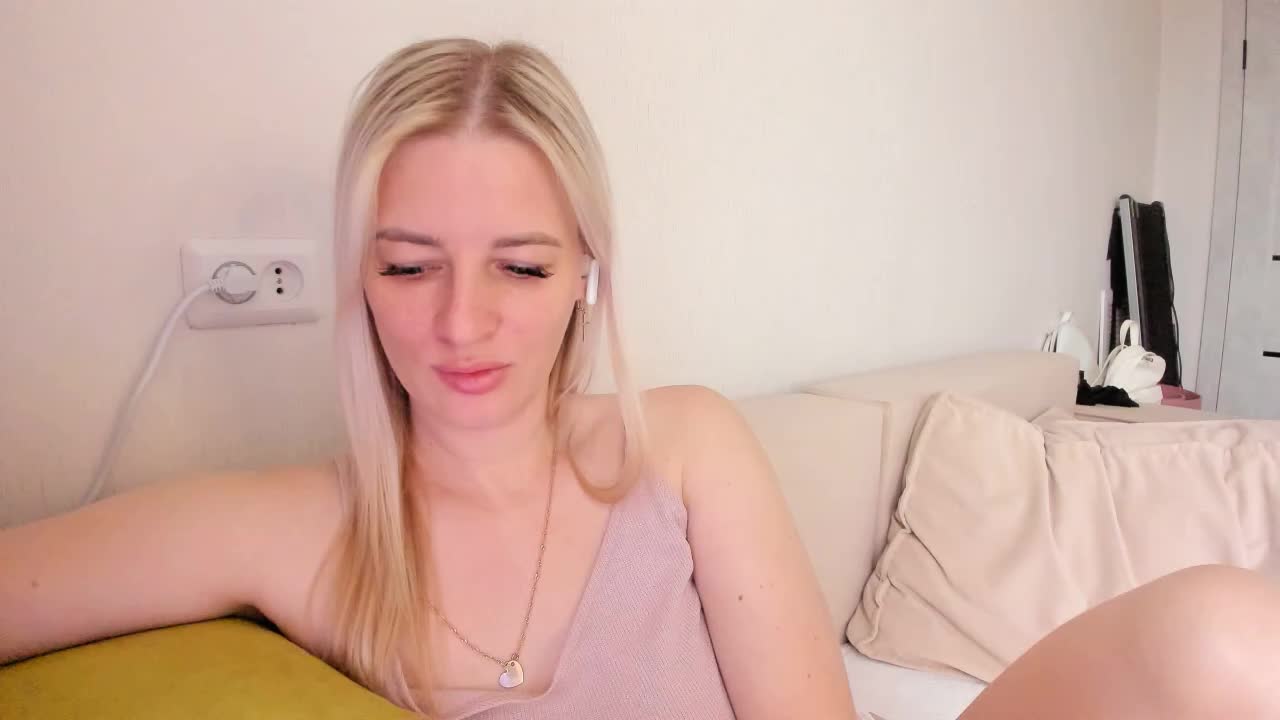 Princessa_ya Adult Chat August 24, 2025