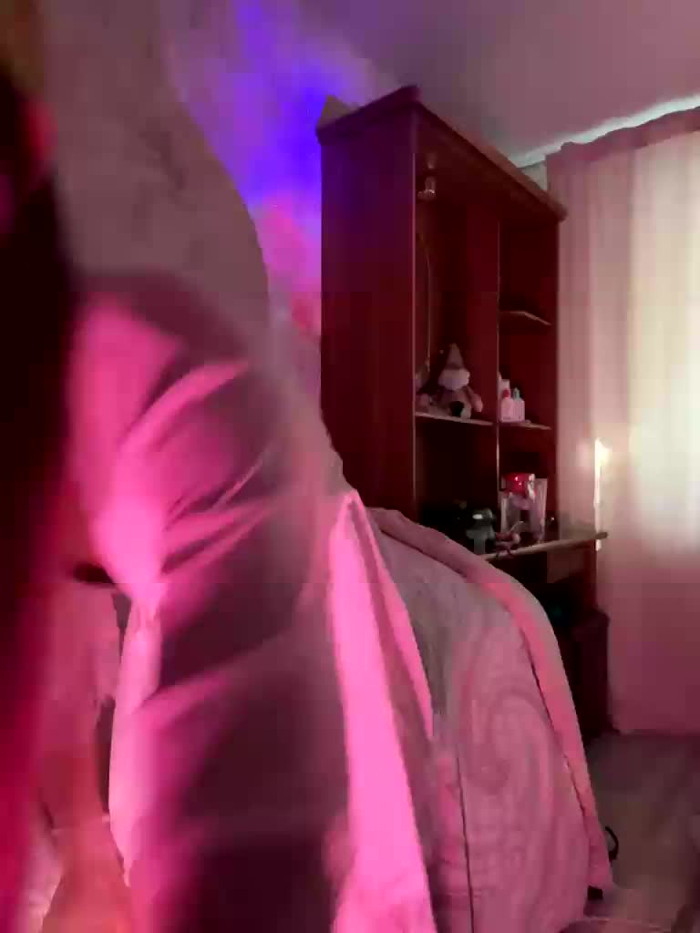 VIP17CoupleDream Adult Chat August 24, 2025