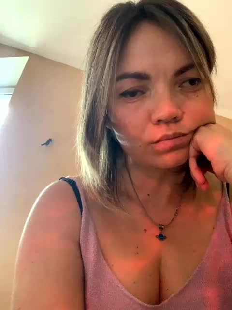 Ella-Pearlie Adult Chat August 24, 2025