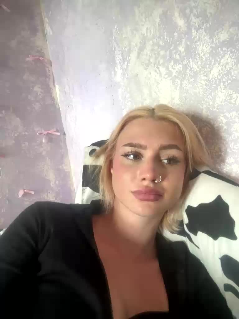 ice-hot Adult Chat August 25, 2025