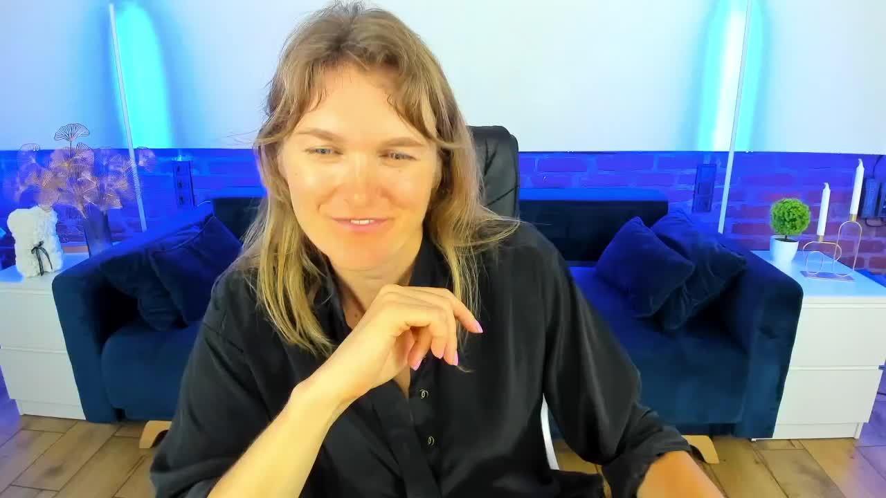 Annabel-xxx Adult Chat August 25, 2025