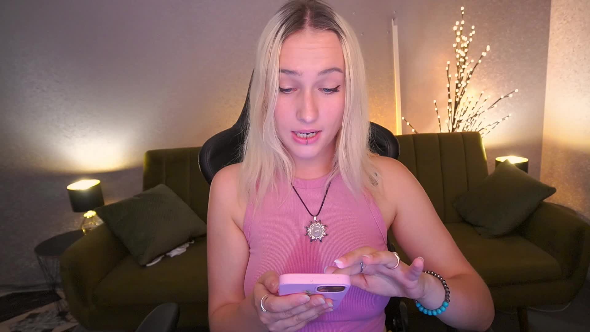 LilElfie Adult Chat August 25, 2025