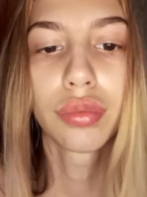 Malvinka2229 Adult Chat August 25, 2025