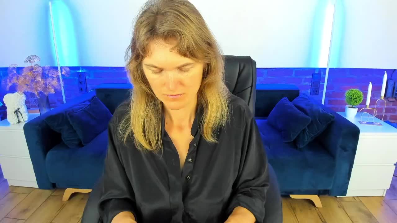 Annabel-xxx Adult Chat August 25, 2025