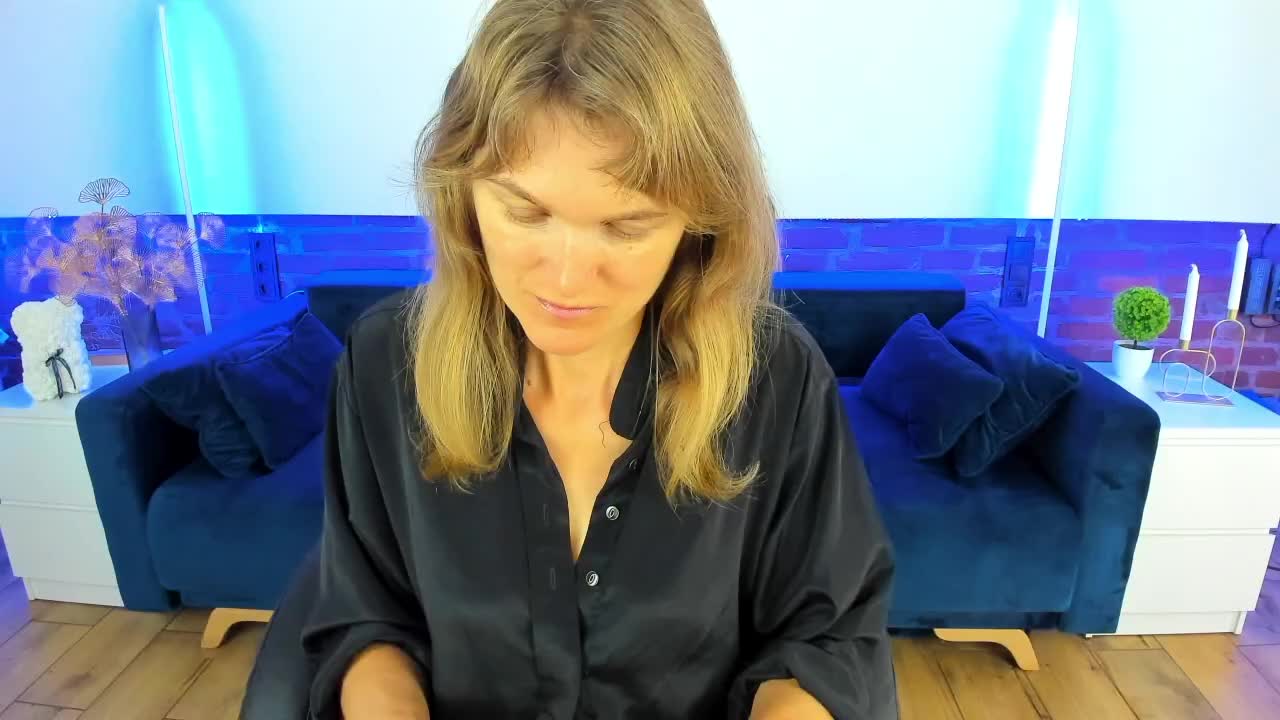 Annabel-xxx Adult Chat August 25, 2025