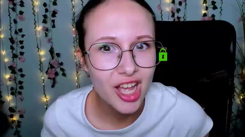 mona_cloud Adult Chat August 25, 2025