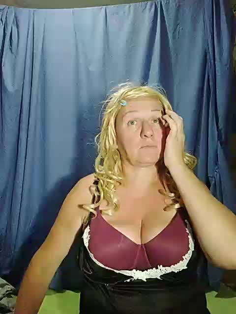 FameLara Adult Chat August 25, 2025