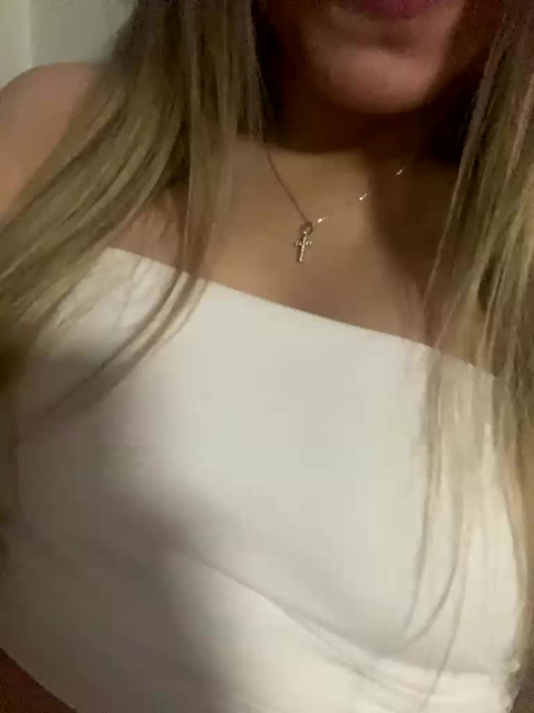 JULIE21 Adult Chat August 25, 2025