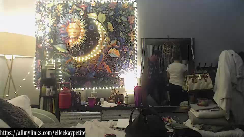 elleekaypetite Adult Chat August 25, 2025