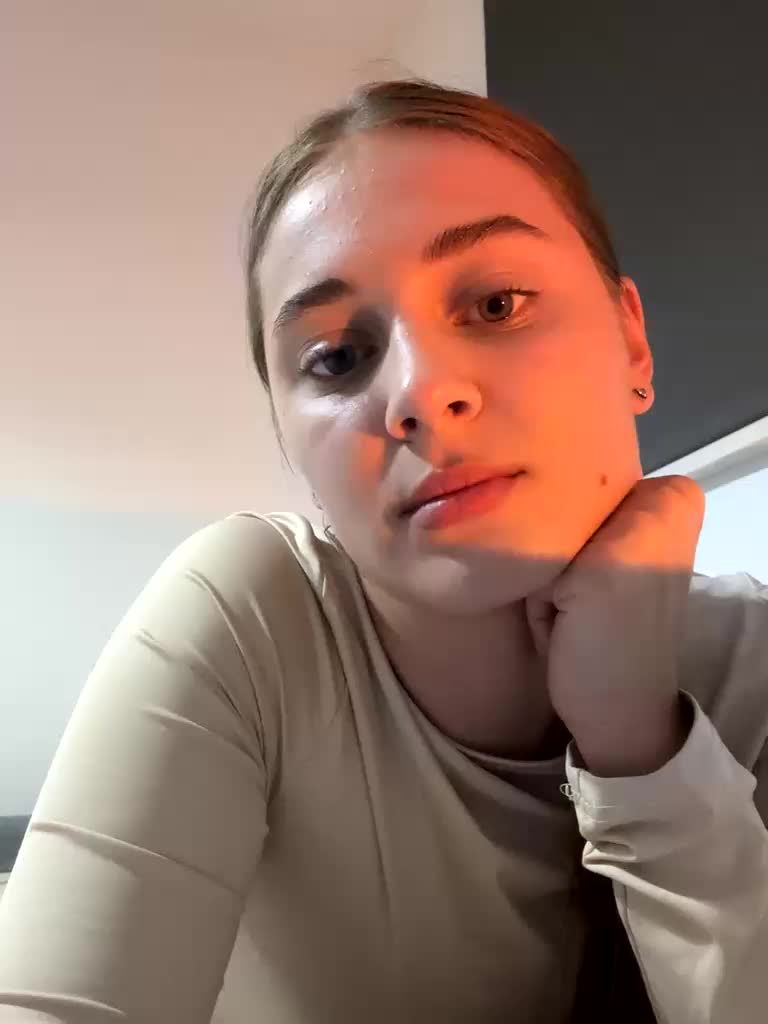 Alisa3 Adult Chat August 25, 2025