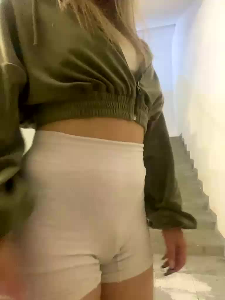 JULIE21 Adult Chat August 25, 2025